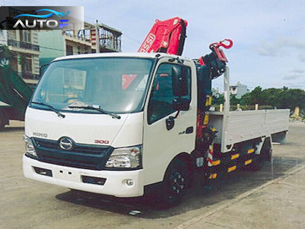 Giá xe tải gắn cẩu Hino 3.5 tấn mới nhất tại AutoF